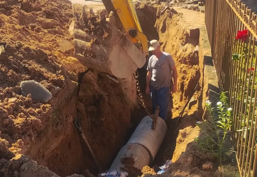 Manutenção melhora drenagem na Rua Ricardo Lawrenz