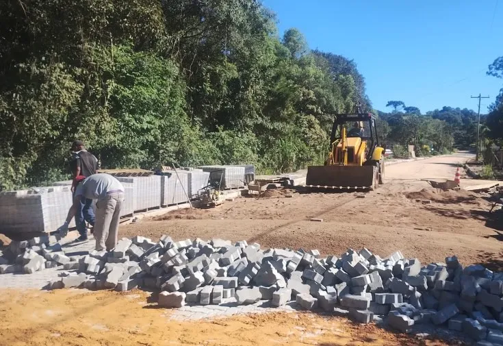 Calçamento Retomado na Linha José Evaristo