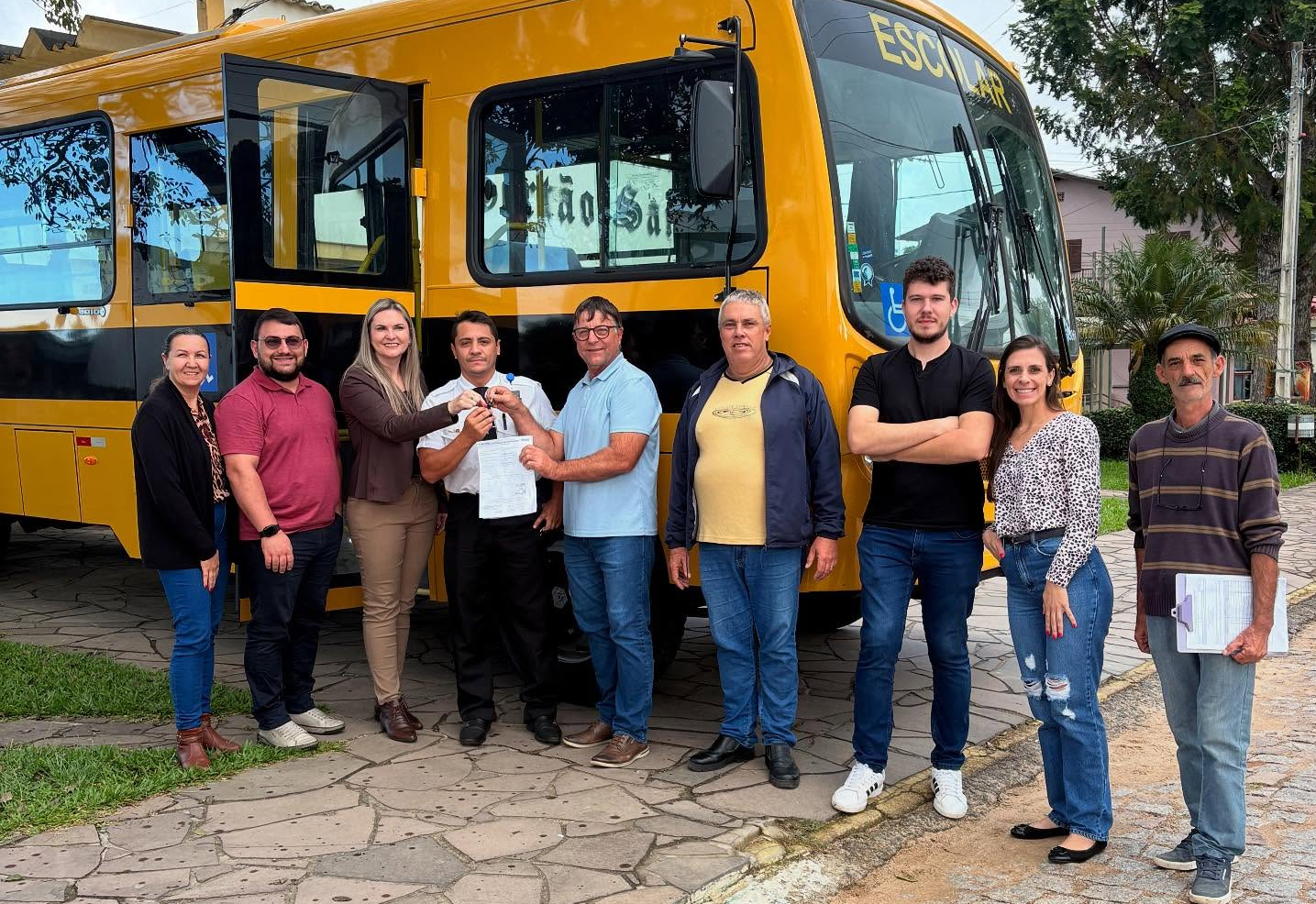 Novo ônibus escolar