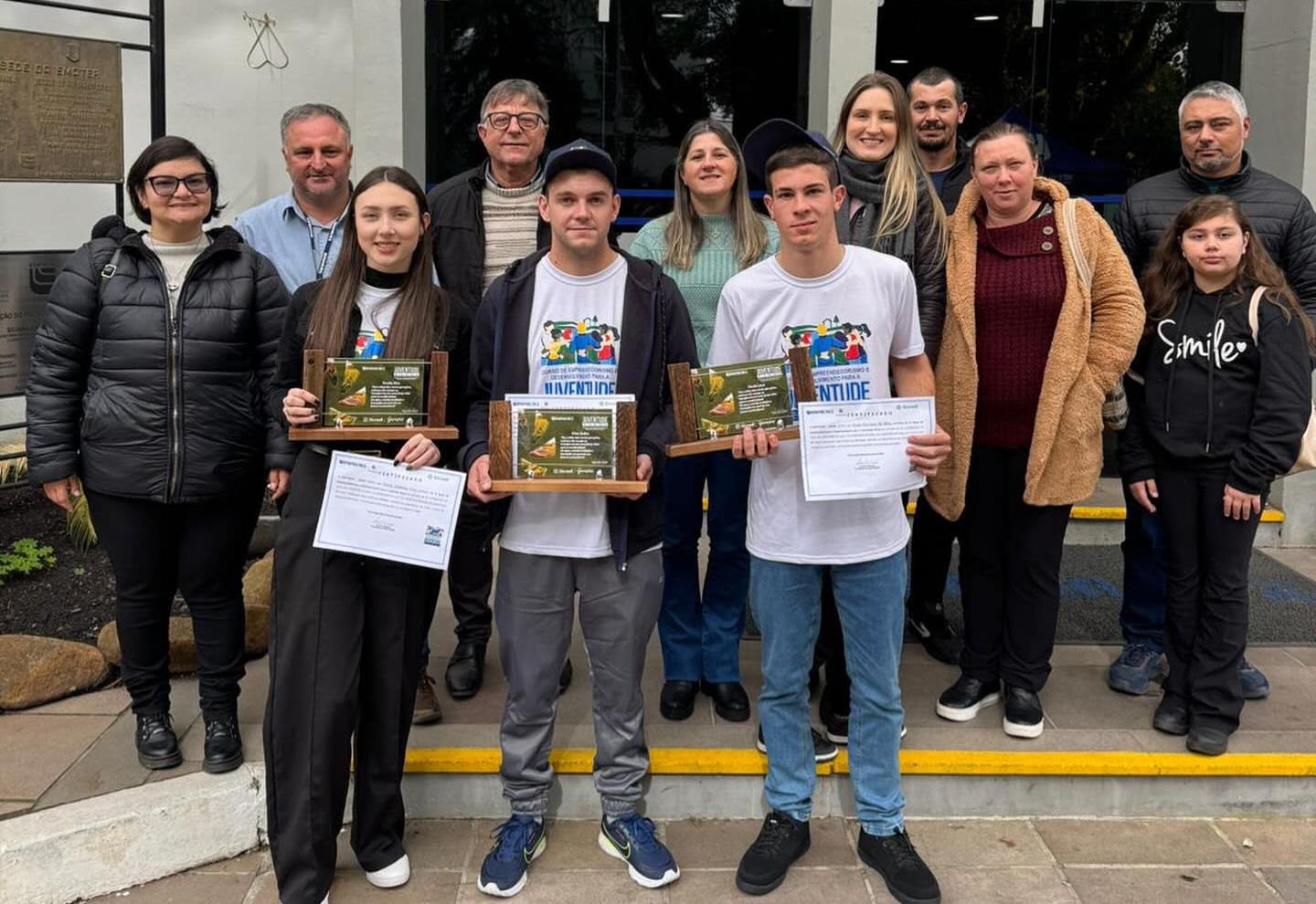 Jovens de Sertão Santana se formam em curso de empreendedorismo 