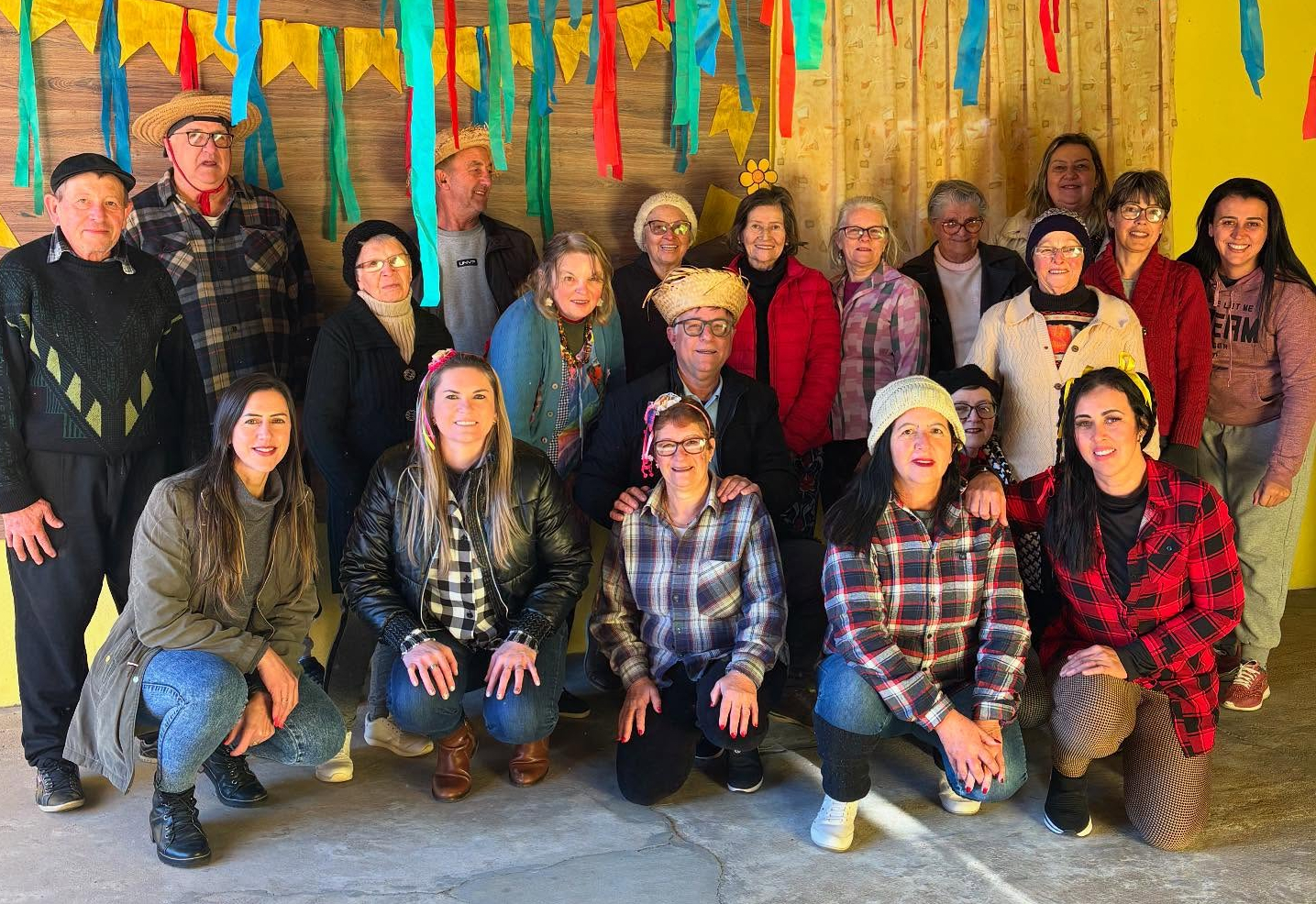 Arraiá do Grupo da Melhor Idade no CRAS